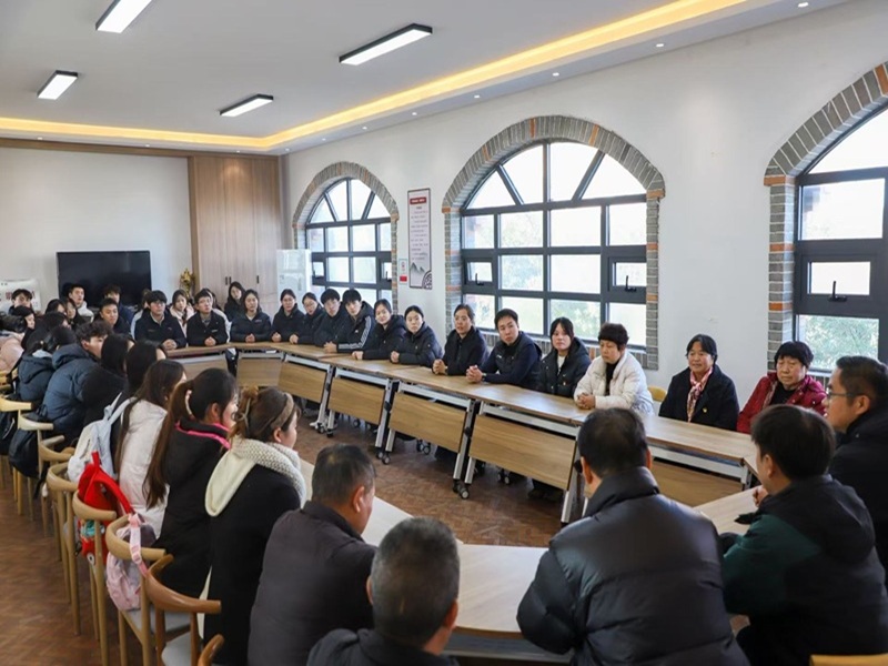 青春力量注基层,党建共建砺初心——黑料·不打烊在线观看党总支与费窑村党支部开展党建共建活动